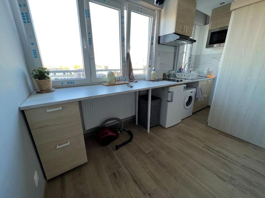 Super Studio En Face De La Gare De Mulhouse Exterior foto