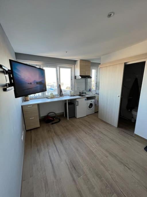 Super Studio En Face De La Gare De Mulhouse Exterior foto