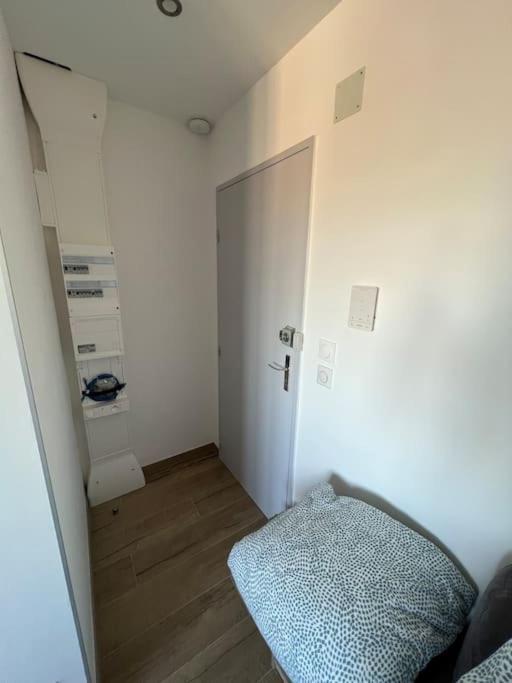 Super Studio En Face De La Gare De Mulhouse Exterior foto